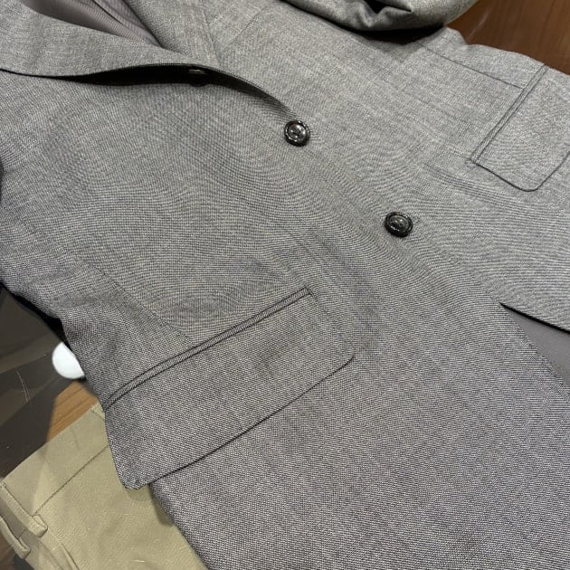 BEAMS F】50周年記念アイテムとオンタイムで活躍するスーツが入荷