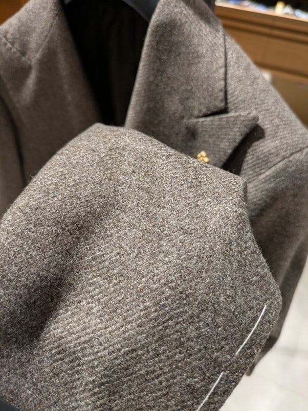たまにはカーキジャケットでこなれ感を【TAGLIATORE】｜ビームス 札幌