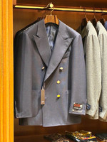 〈BEAMS F〉スペシャルだけどベーシックに纏える、50周年企画のダブルブレストブレザーを。