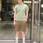 大人の夏ゴルフに映える。PURPLE LABELのストライプポロシャツコーデ