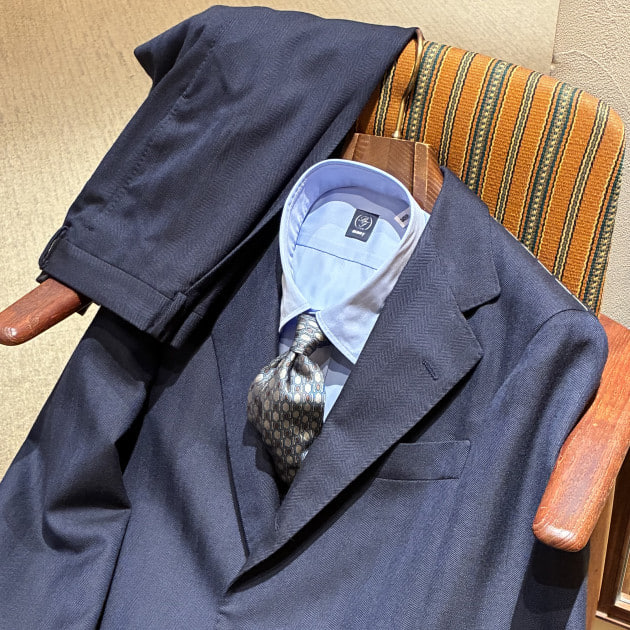 26秋冬】BEAMS F HANDMADE イチオシのネイビースーツ。｜ビームス
