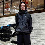 「街でも山でも。ARC'TERYX」