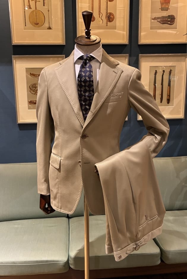 新入荷〈TITO ALLEGRETTO〉ベージュ スーツのご紹介です。｜ビームス