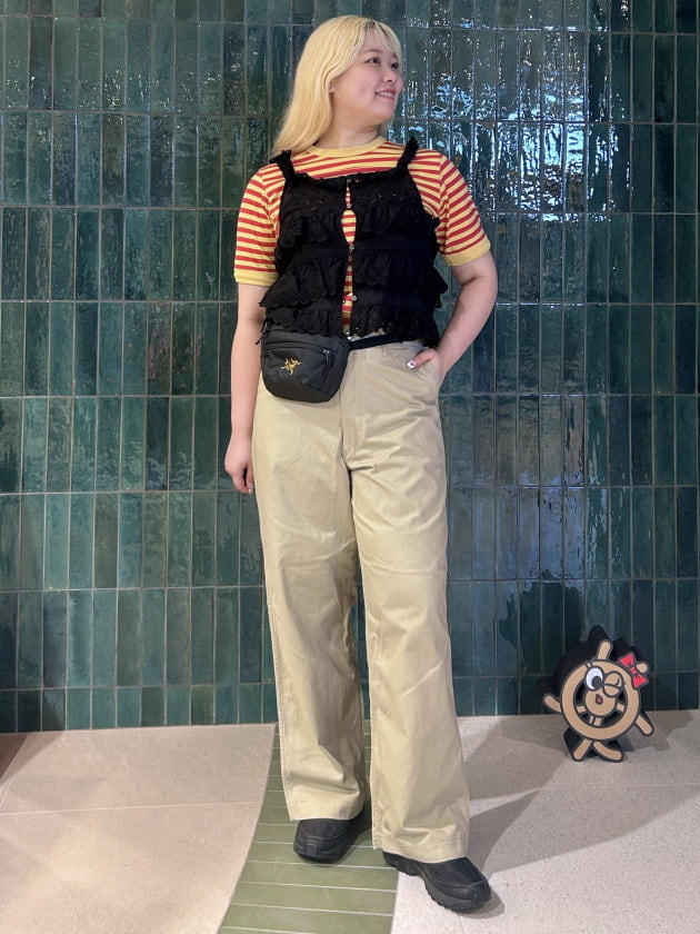 【さっく】BEAMS BOY/ワイド チノパンツ　2点 BEAMS BOY〉定番ワイドチノパンツ3色をコーデで着回し！｜ビームス
