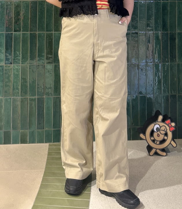 BEAMS BOY〉定番ワイドチノパンツ3色をコーデで着回し！｜ビームス