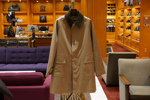 MACKINTOSH（マッキントッシュ）＞ Fポーズ｜小林 俊｜BEAMS