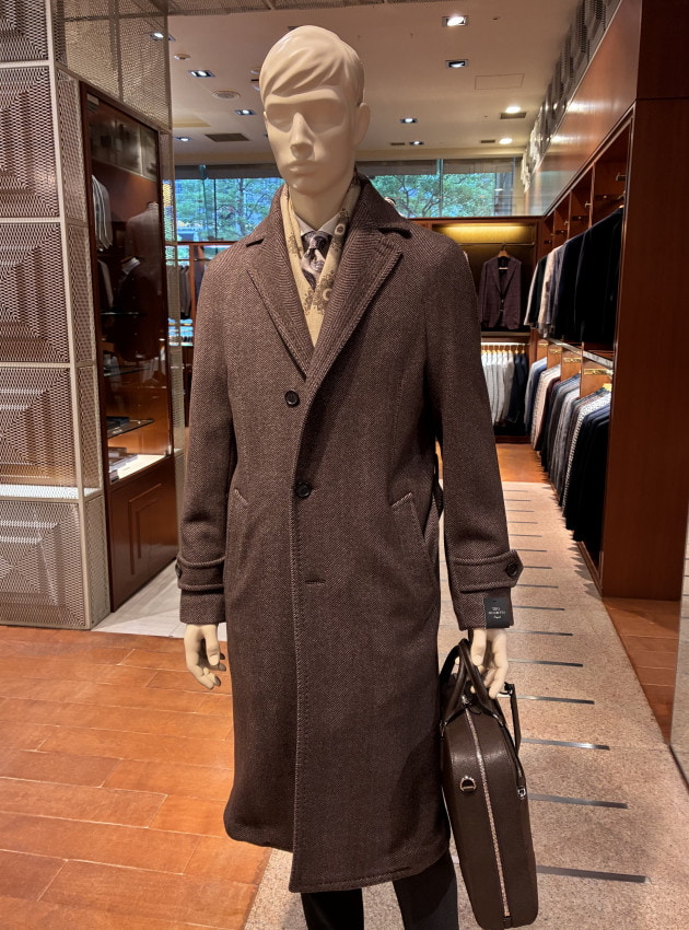 新入荷〈TITO ALLEGRETTO〉ウール ヘリンボーンコートのご紹介です