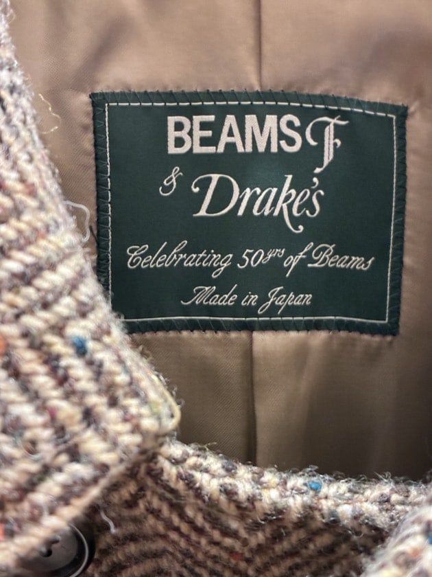 DRAKE'S x BESMS F〉エレガントでいてクラシカルな、別注ヘリンボーン