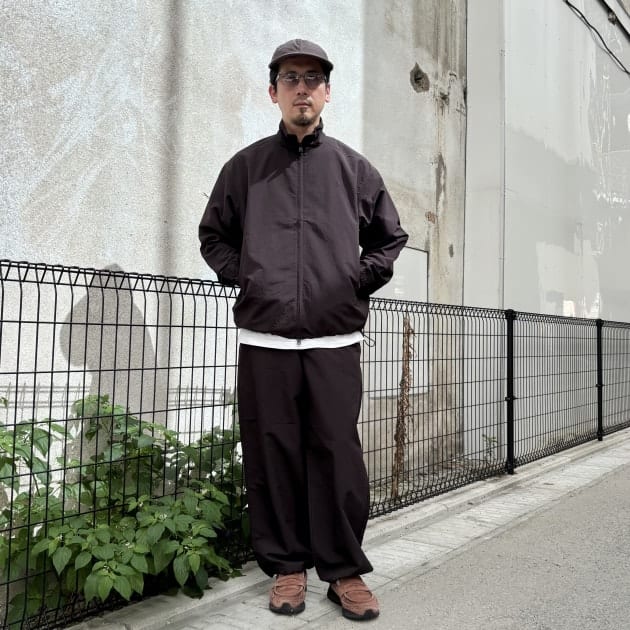 【別注】FRED PERRY（フレッドペリー）× BEAMS（ビームス）｜秋冬を彩るリッチブラウンのシェルセットアップ