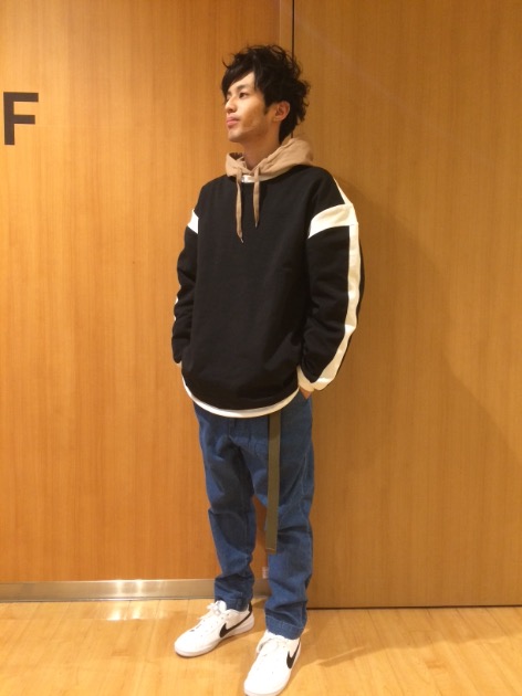 ビッグシルエット×ワイドパンツ、コーディネートです。
