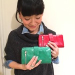 〈STATUS ANXIETY〉のお財布とイベント。