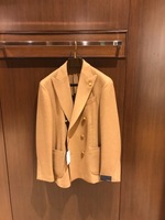 メタルボタン続々と