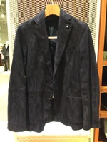 〈 LARDINI(ラルディーニ)〉スエードジャケット。