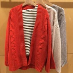 気分はざっくりカーディガン。