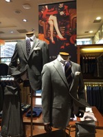 奥のスーツコーナーから、BEAMS F のスーツです。