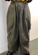 ＜Needles＞ヒザデルパンツの新境地！！