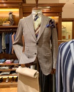 テーブル上の彼