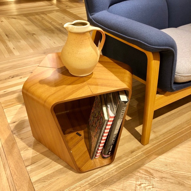 そばに置きたい家具 －天童木工 MURAI STOOL－｜BEAMS JAPAN（ビームス ジャパン）｜BEAMS