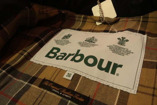 Barbour（バブアー）＞でも着丈の長いモデルが入荷しています