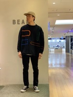 定番のテーパードパンツに新たな素材が・・・