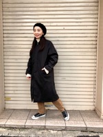シルエットのキレイなコート。