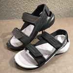 スニーカーもいいですが！？