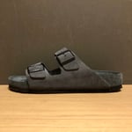 夏の足元にマストな一足です！
