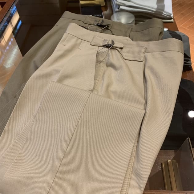 side adjuster chinos