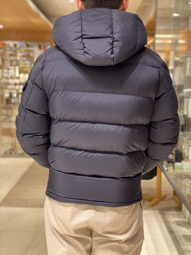 今年は展開します。スペシャルな＜MONCLER（モンクレール）＞の＜MAYA