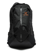 お勧め予約商品。〈ARC'TERYX〉