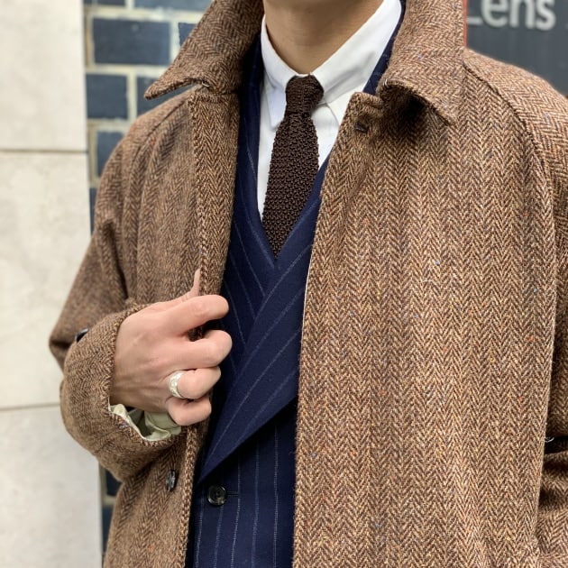 Harris Tweed のコートなど、マチガイナイ アウターが揃っていることは 