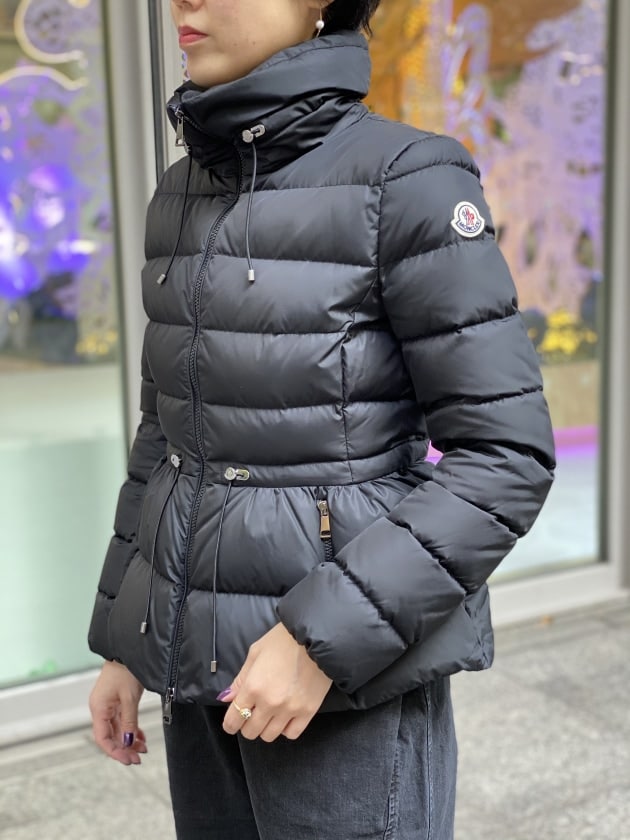 お値下げ品 Moncler ダウンジャケット発送は１週間ほどみてください