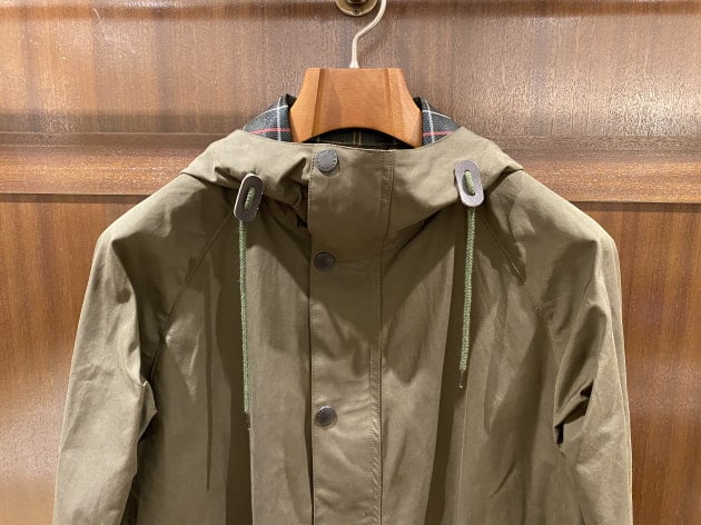 BARBOUR★BEAMS F ハンティングコート　HOODED HUNTING Barbour（バブアー）の「Barbour × BEAMS F / 別注 HOODED