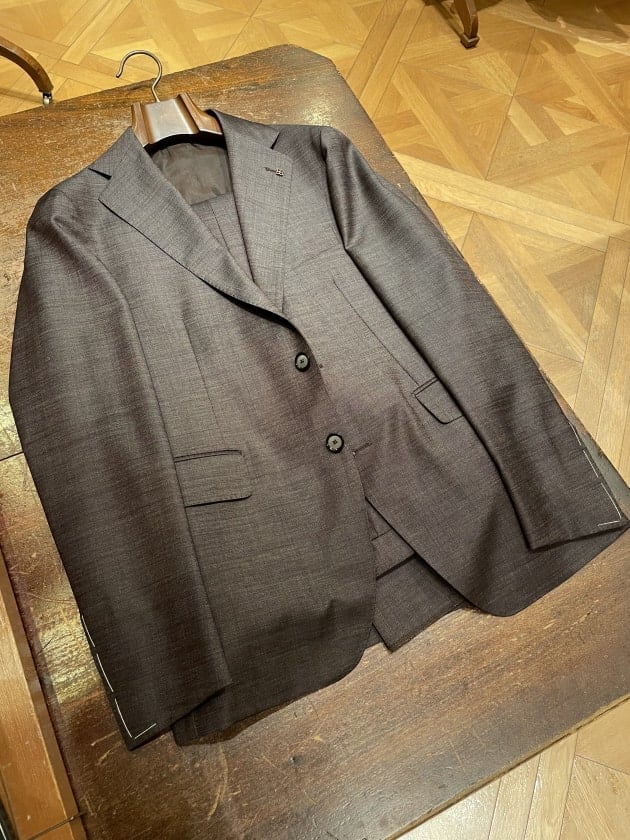 TAGLIATORE＞赤茶のスーツ｜ビームス ハウス 六本木｜BEAMS