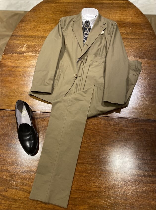 Between beige and olive.｜ビームスF 新宿｜BEAMS