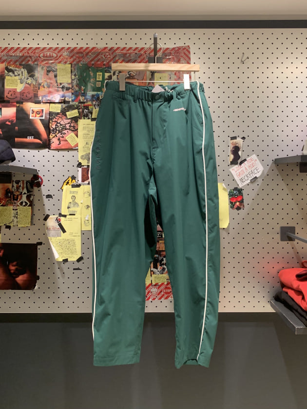 Evisen×independent /setup/ pants /green