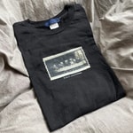 注目のグラフィックアーティストとの別注モデル！