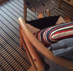 【テーブル下の．．．】