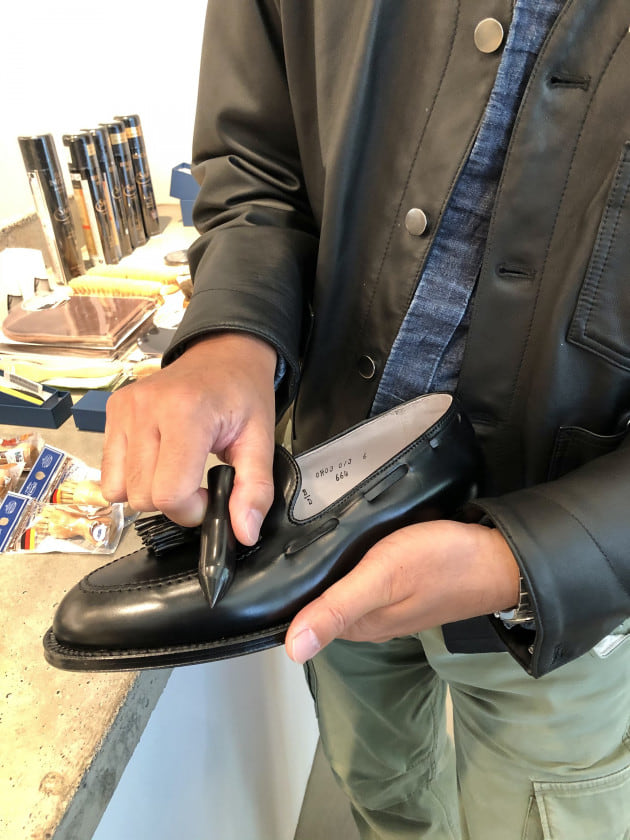 ビームス 工房編」ヘルプの藤田がオススメしたいシューケア品は