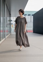 ストレスフリーに着られる大人リネンドレス