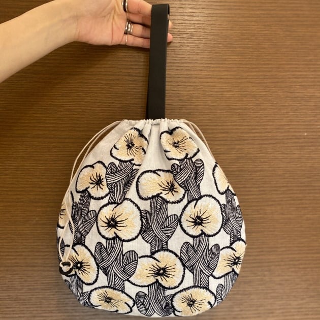 ミナペルホネン hanakaze pear bag ネイビー