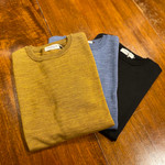 Light wool shortsleeves sweater.