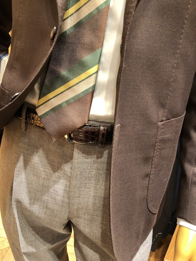 Stile Latino」BEAMSだけのシックに決まるブラウンジャケットと