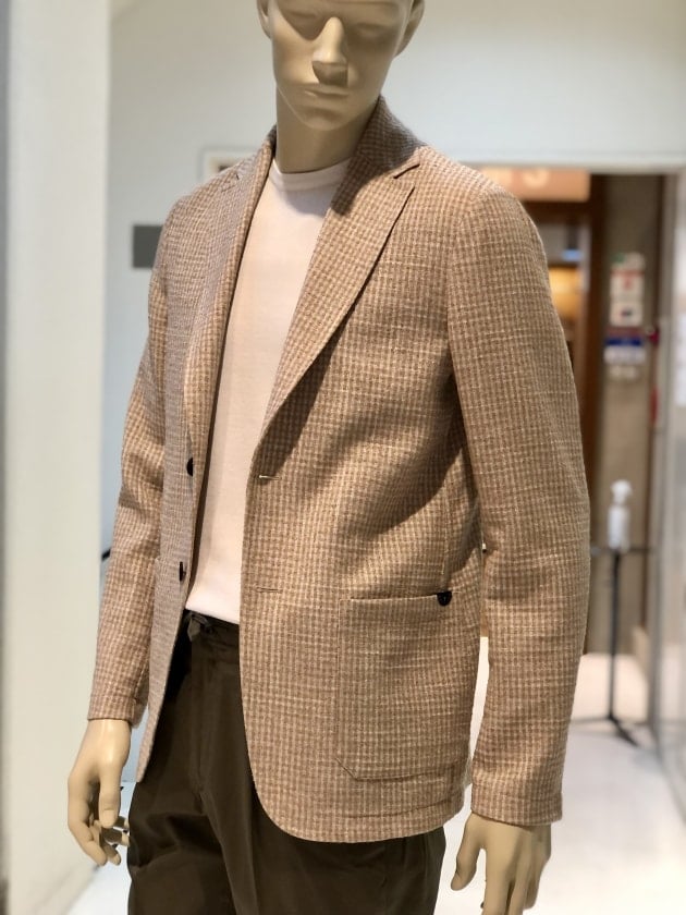 春夏お出かけ♡タイトジャケット！シンプルデザインで魅力的な装いに