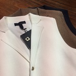 ＜LARDINI（ラルディーニ）＞ニットジレ。