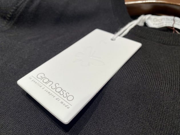 GRAN SASSO（グランサッソ）＞…これもですか。半袖ニットが