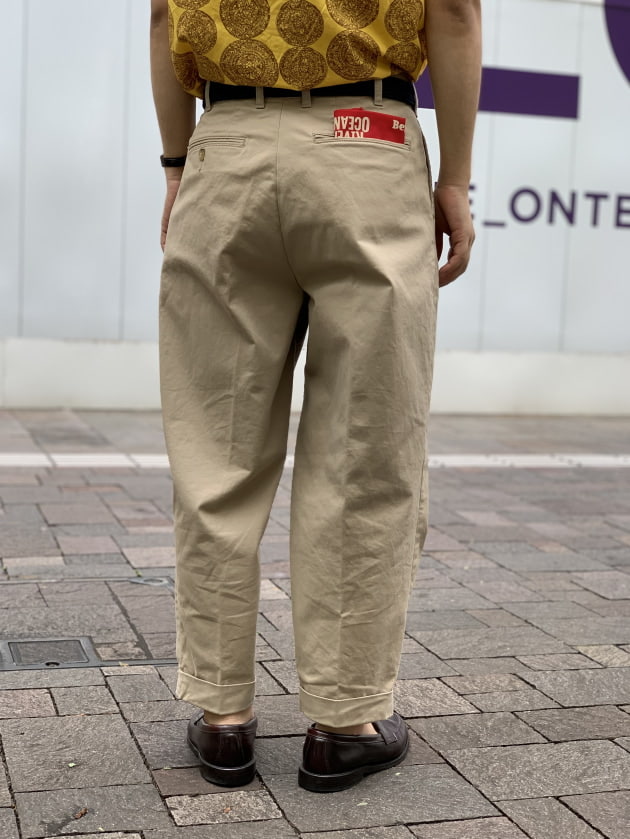 Standard Chino Trousers ～BEAMS PLUS 2Pleats～｜BEAMS PLUS（ビームス プラス）｜BEAMS