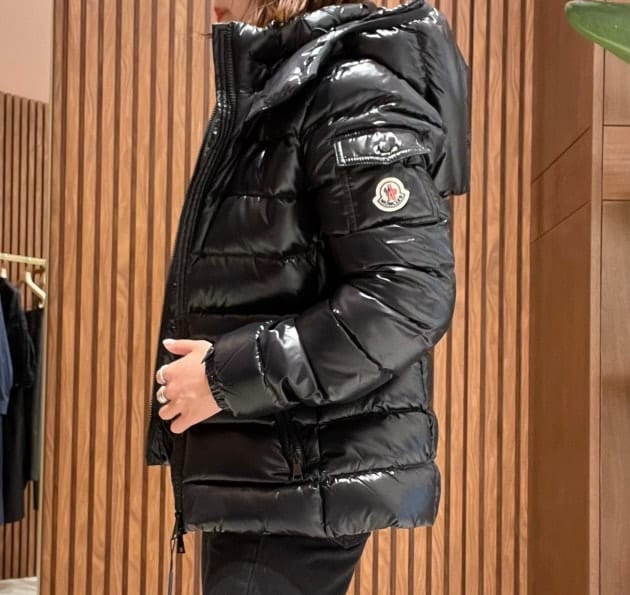 ご検討よろしくお願いいたしますMONCLER ダウン ショート ブラック