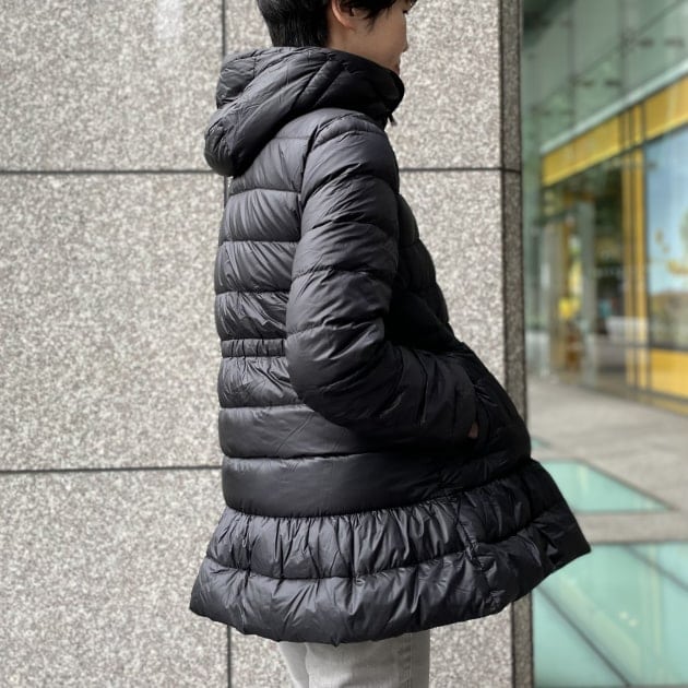 シルキータッチな軽量モデル〜MONCLER 