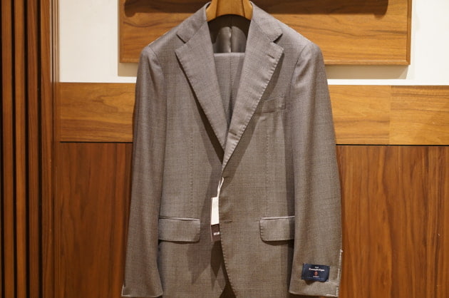 バッタン、スーツを買う。｜ビームス 二子玉川｜BEAMS